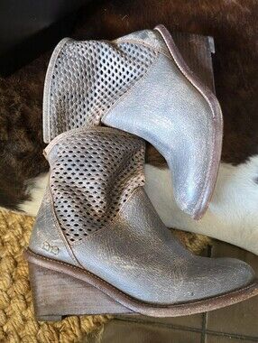Bed|Stu Cobbler Distressed Brown Perforated Leather Ankle Booties Women's Size 9